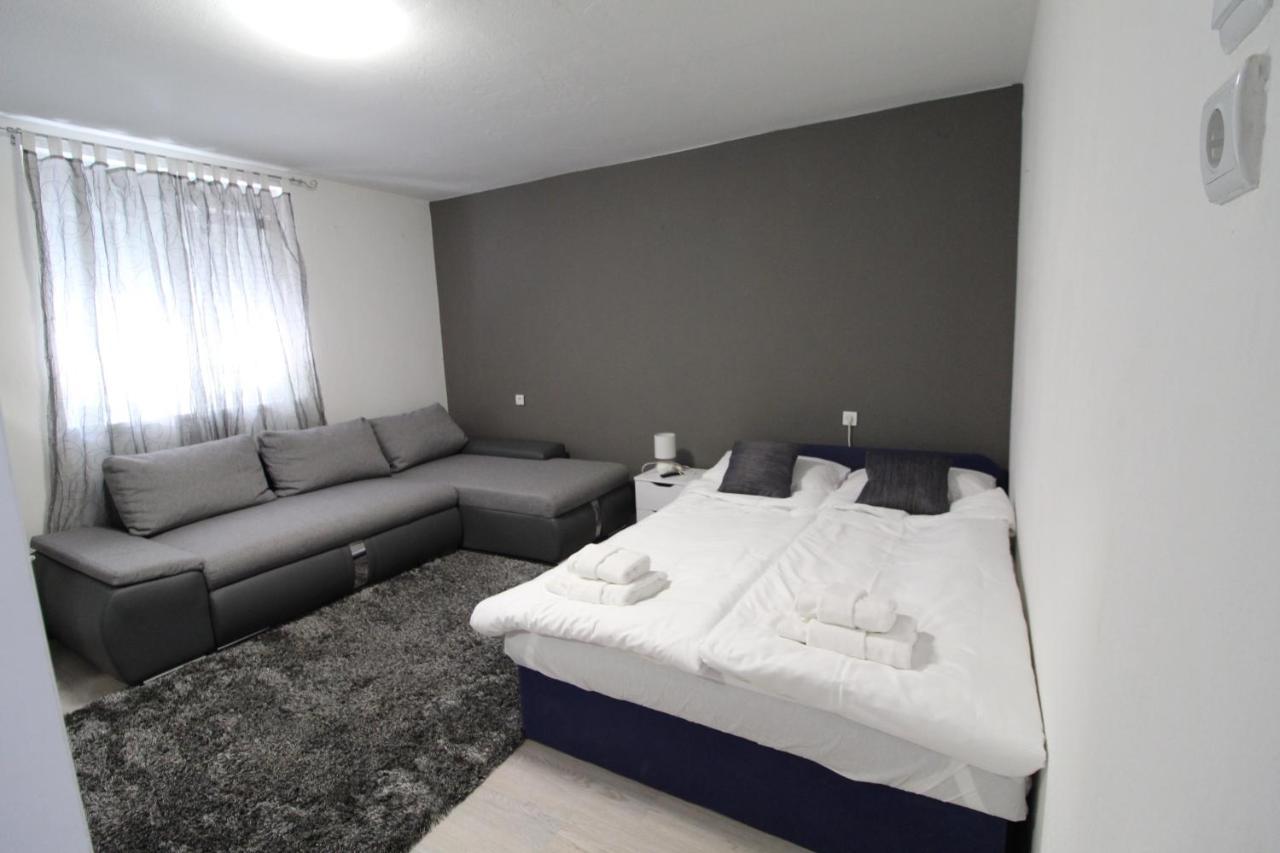 Apartment Matijas, 3 Bedroom Apt With Terrace And Parking Split Exterior photo